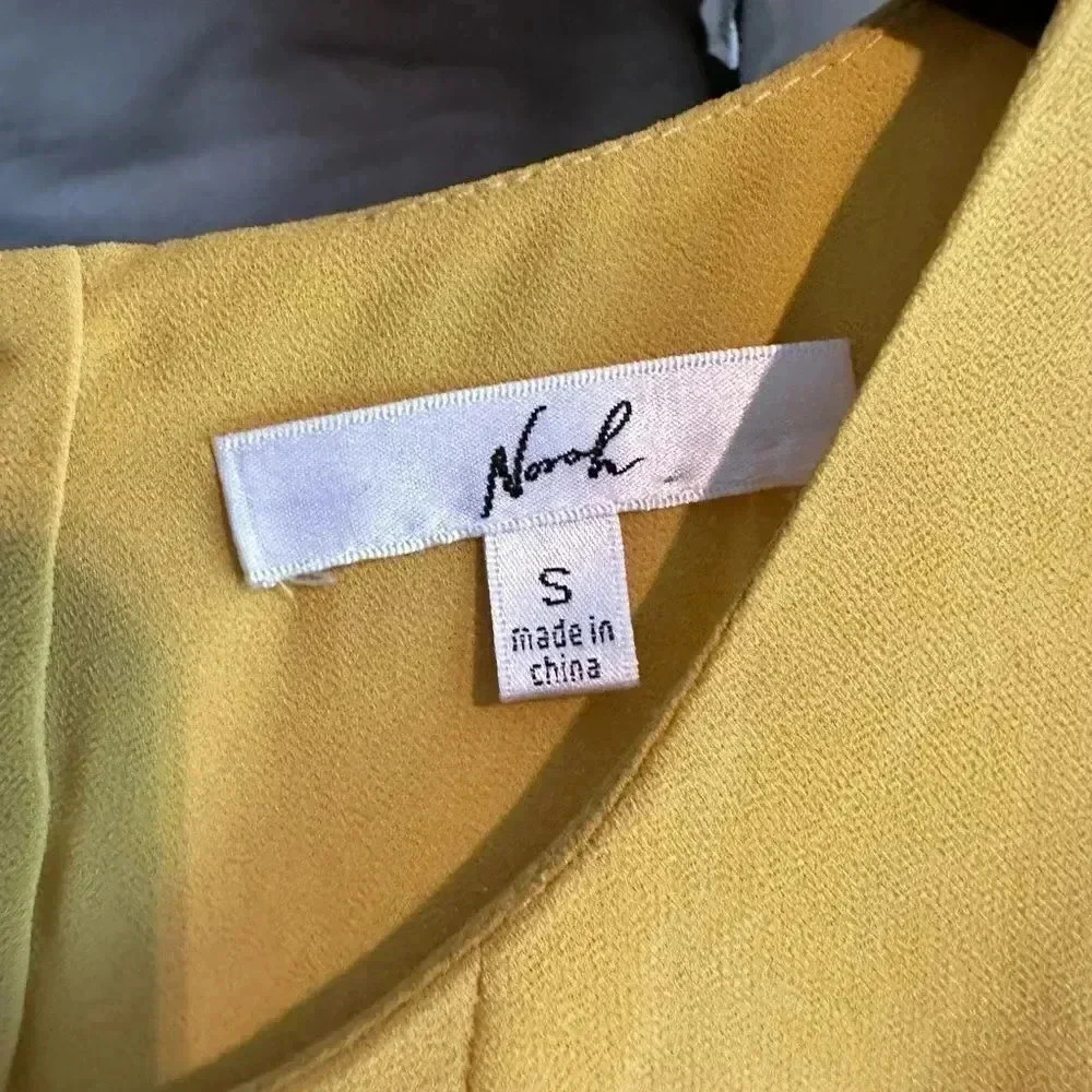 Gorgeous, yellow Sleeveless, a Chiffon top - Picture 5 of 5